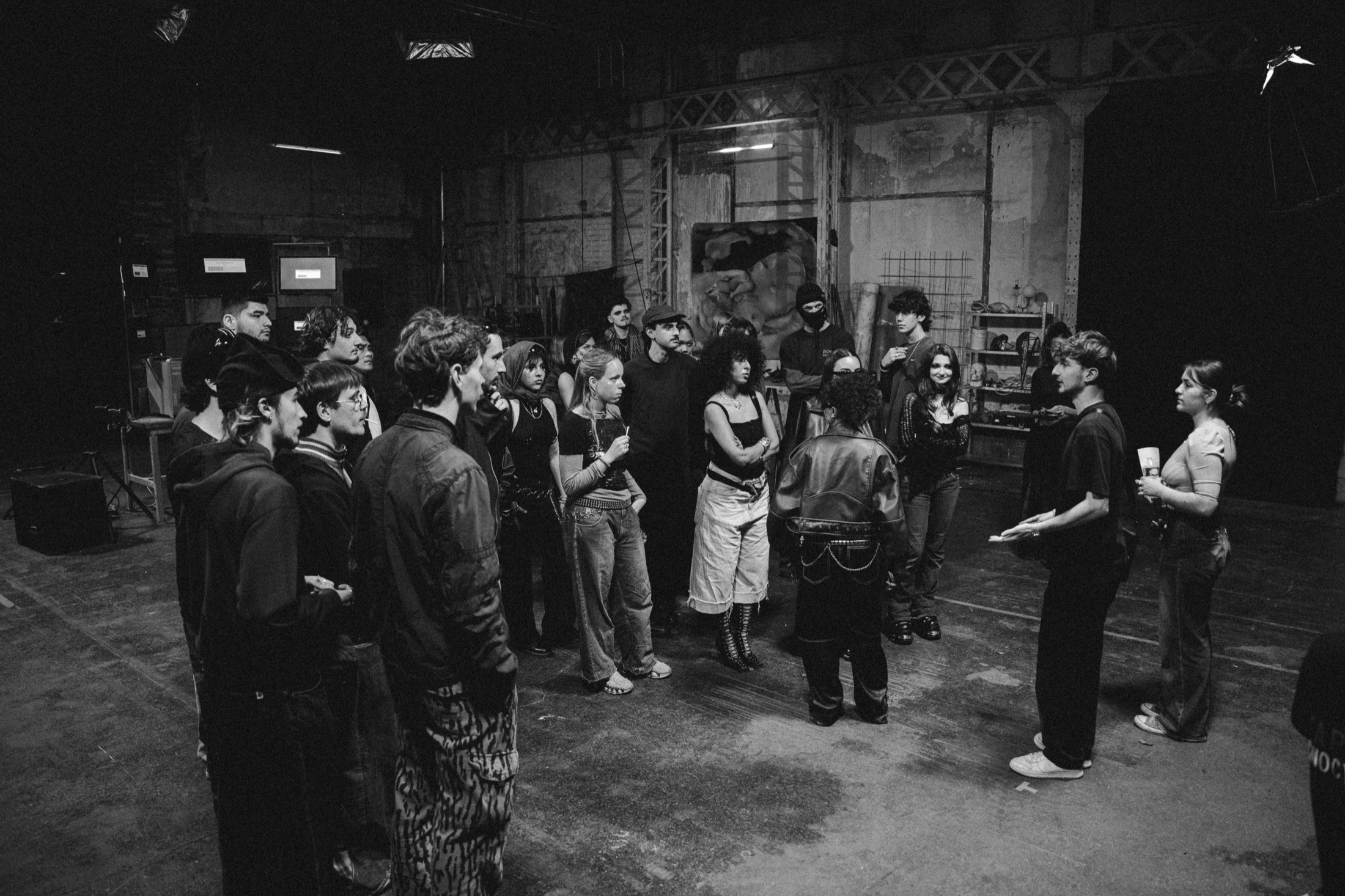 Court métrage Ombrage Production — équipe réunie en atelier